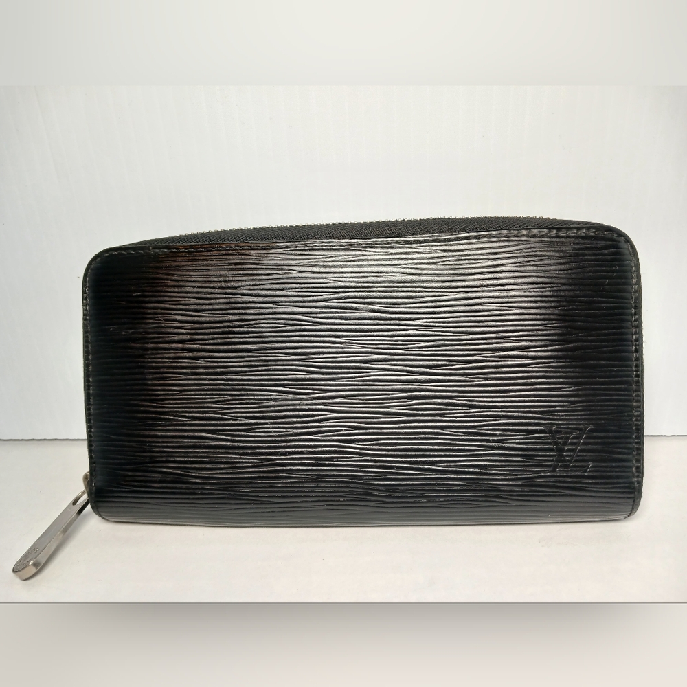 Authentic Louis Vuitton Epi Leather Zippy Zip Around Wallet
